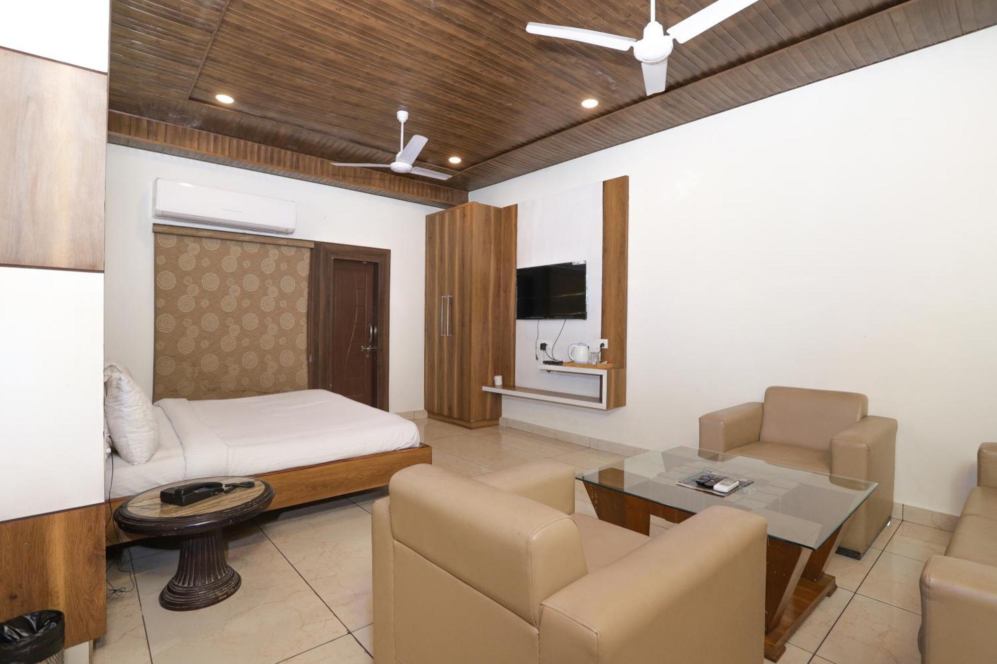 Hotel Razia Inn Hisār Zewnętrze zdjęcie