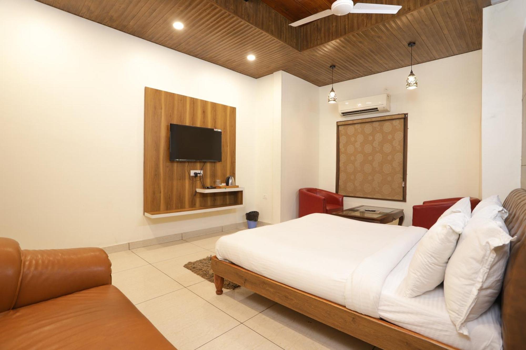 Hotel Razia Inn Hisār Zewnętrze zdjęcie