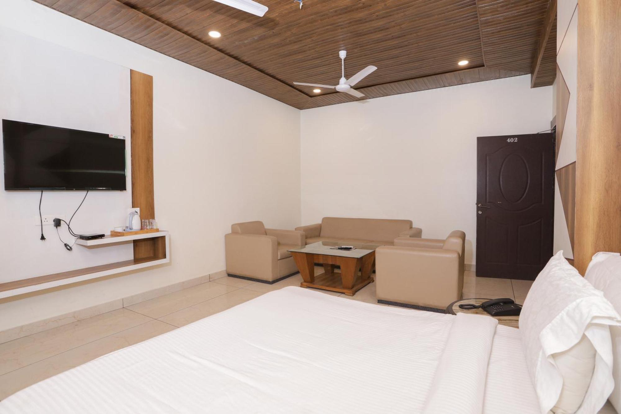 Hotel Razia Inn Hisār Zewnętrze zdjęcie