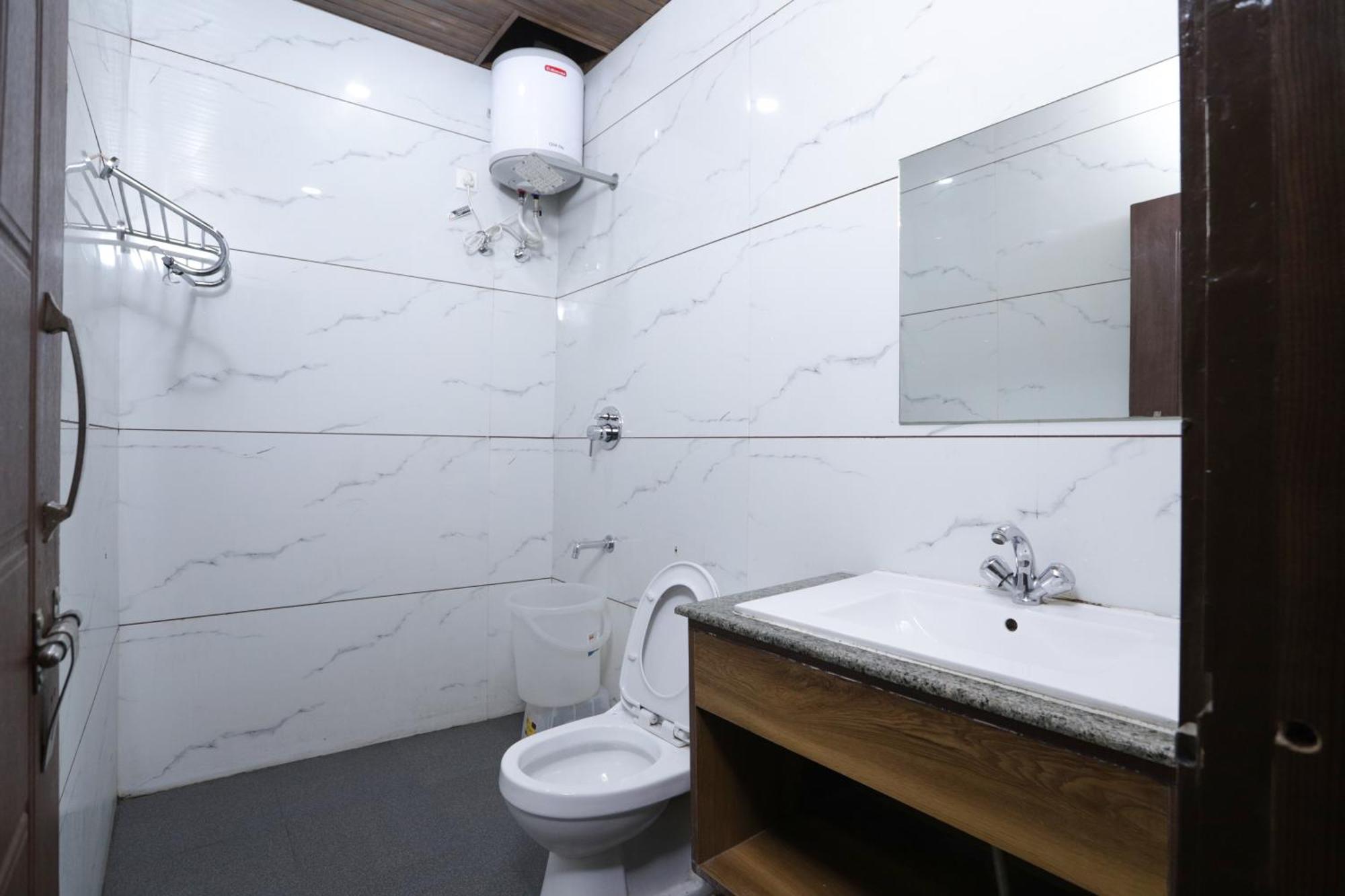 Hotel Razia Inn Hisār Zewnętrze zdjęcie