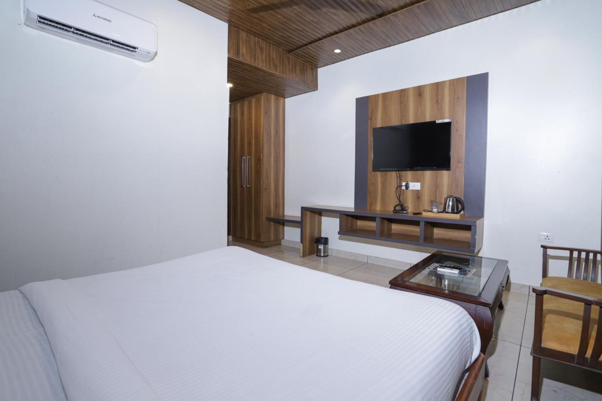 Hotel Razia Inn Hisār Zewnętrze zdjęcie