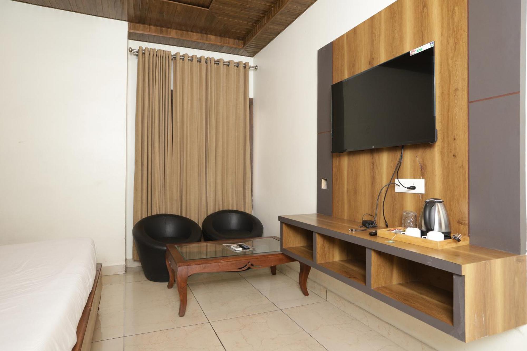 Hotel Razia Inn Hisār Zewnętrze zdjęcie