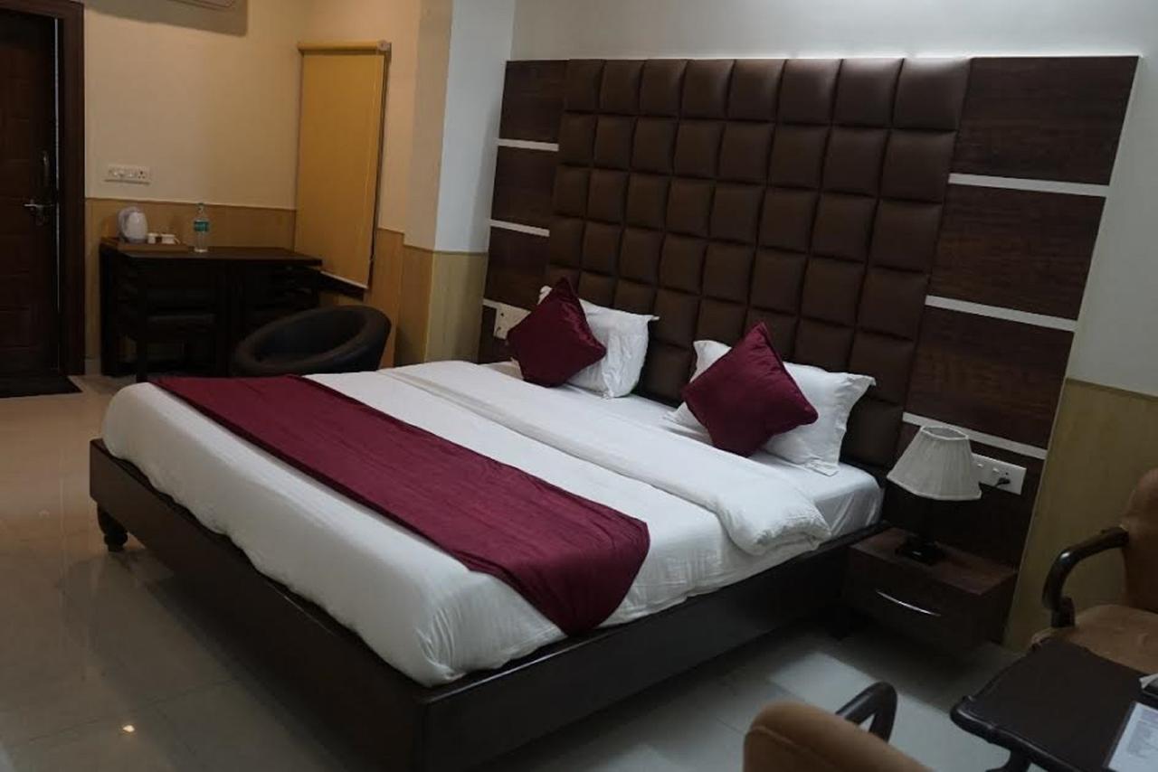 Hotel Razia Inn Hisār Zewnętrze zdjęcie